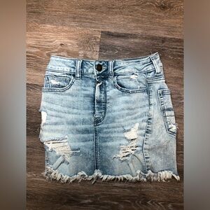 American Eagle Outfitters Light Blue Denim Distressed Mini Skirt Size 2 Women’s